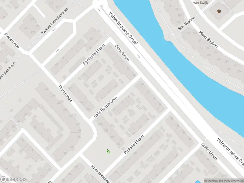 Ambulance met grote spoed naar de Gele Helmbloem in Velserbroek