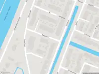 Ambulance met gepaste spoed naar de Rangeerlok in Hellevoetsluis