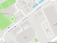 Ambulance met grote spoed naar de Essenpark in Leiderdorp