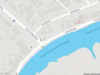 Ambulance met grote spoed naar de Leimuiderdijk in Burgerveen