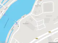 Ambulance met gepaste spoed naar de Slochterweg in Amsterdam