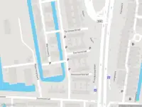 Ambulance met grote spoed naar de Evertsenstraat in Alphen aan den Rijn