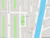 Ambulance met gepaste spoed naar de Legmeerplein in Amsterdam