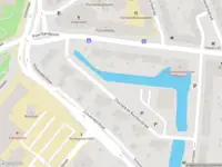 Ambulance met gepaste spoed naar de Charlotte de Bourbonstraat in Delft