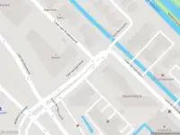 Ambulance met grote spoed naar de Laan van Oversteen in Rijswijk