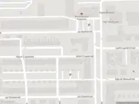 Brandweer met gepaste spoed naar de Albert Cuypstraat in Hoogezand vanwege een liftopsluiting