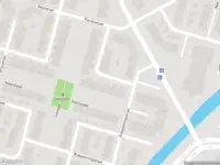 Brandweer met gepaste spoed naar de Braspenningstraat in Alkmaar vanwege middelgrote brand