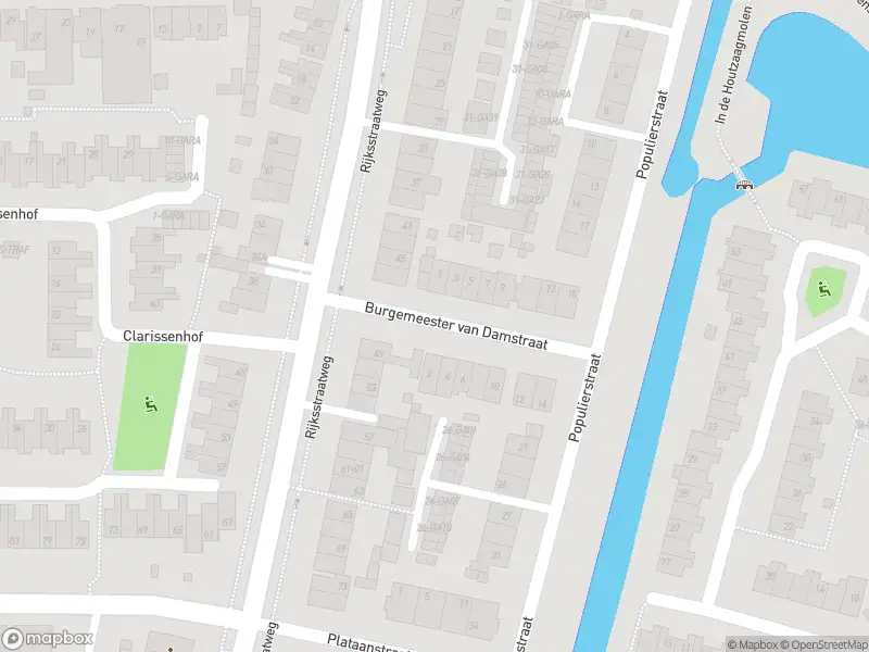 Ambulance met grote spoed naar de Burgemeester van Damstraat in Duivendrecht