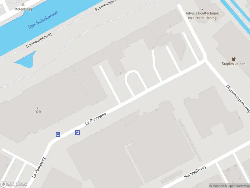 Ambulance met grote spoed naar de Le Pooleweg in Leiden