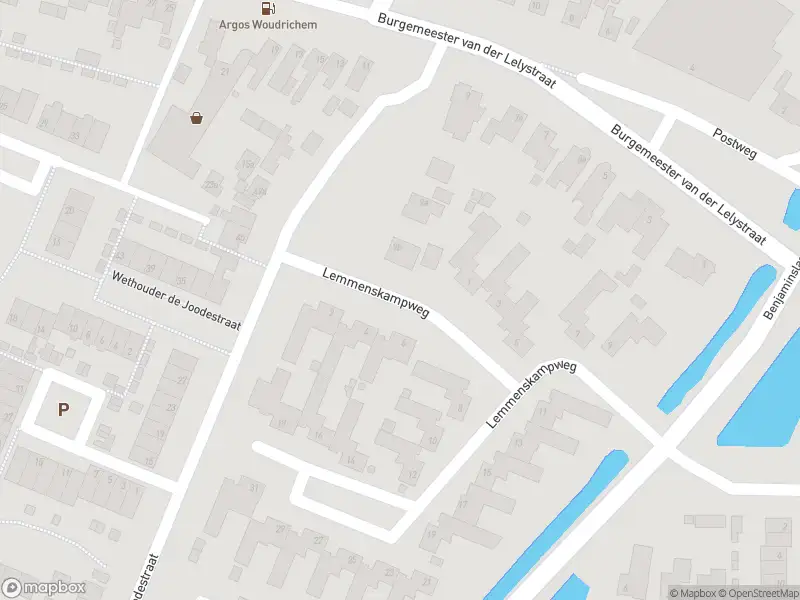 Ambulance met grote spoed naar de Lemmenskampweg in Woudrichem