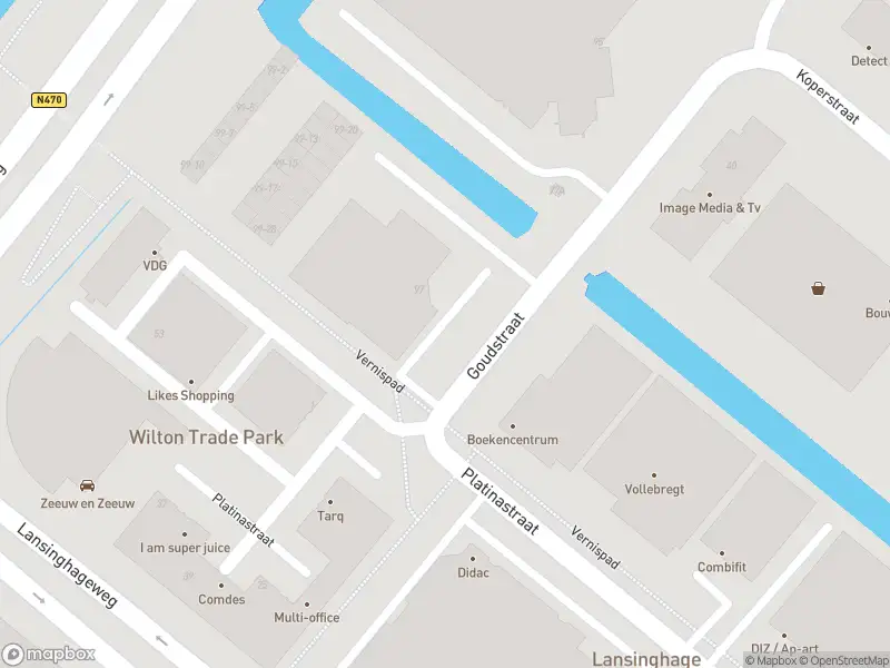 Ambulance met grote spoed naar de Heliumstraat in Zoetermeer