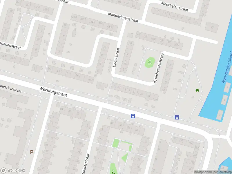 Ambulance met gepaste spoed naar de Kruisbessenstraat in Amsterdam