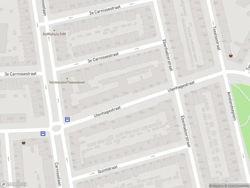 Ambulance met gepaste spoed naar de Utenhagestraat in Rotterdam