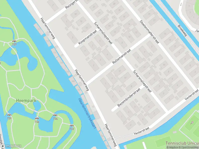 Ambulance met gepaste spoed naar de Rollemanstraat in Leiden