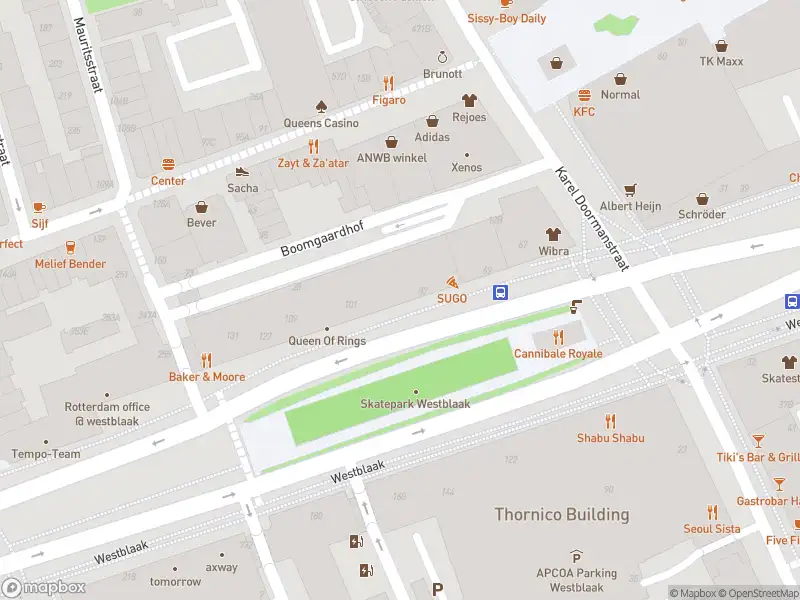 Ambulance met gepaste spoed naar de Westblaak in Rotterdam