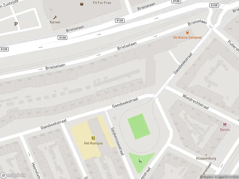 Ambulance met grote spoed naar de Gaesbeekstraat in Rotterdam