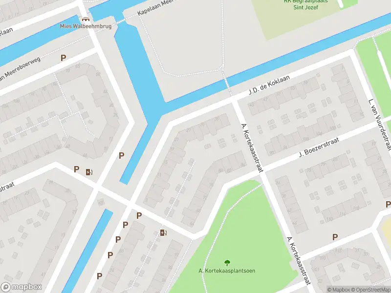 Ambulance met grote spoed naar de J.D. de Koklaan in 's-Gravenhage