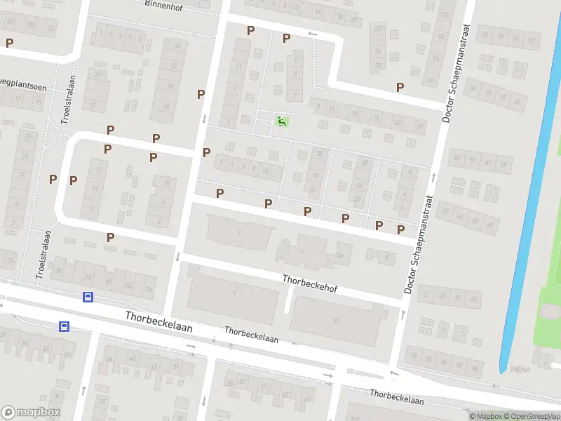 Ambulance met grote spoed naar de Dr. de Visserstraat in Sliedrecht