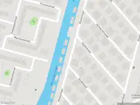 Ambulance met gepaste spoed naar de Moestuinlaan in Amsterdam