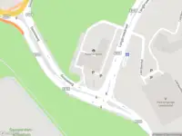 Ambulance met grote spoed naar de Langbroekdreef in Amsterdam