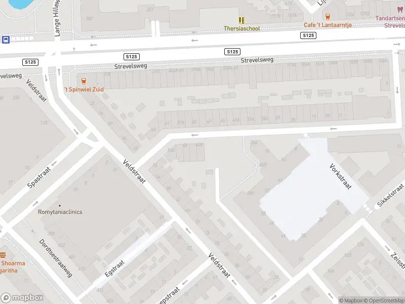 Ambulance met grote spoed naar de Ploegstraat in Rotterdam