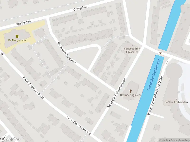 Ambulance met grote spoed naar de Karel Doormanstraat in Spijkenisse