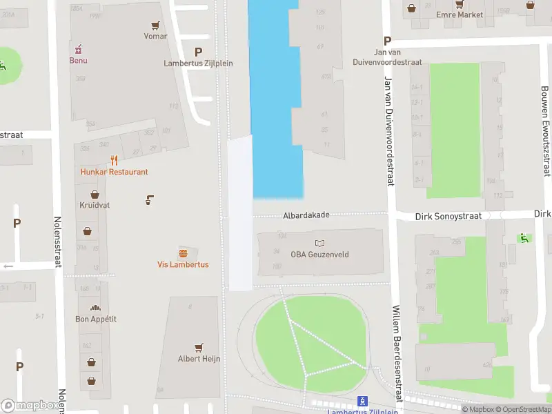 Ambulance met grote spoed naar de Ruys de Beerenbrouckstraat in Amsterdam