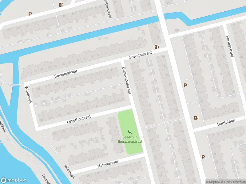 Ambulance met grote spoed naar de Botswanastraat in Delft