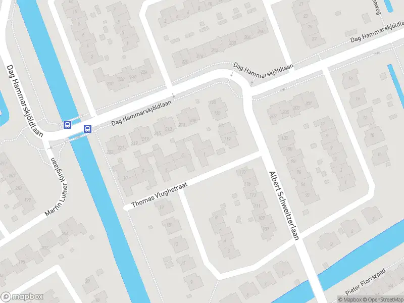 Ambulance met grote spoed naar de Thomas Vlughstraat in Hellevoetsluis