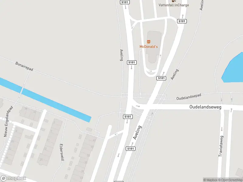 Ambulance met grote spoed naar de Aveling in Hoogvliet Rotterdam