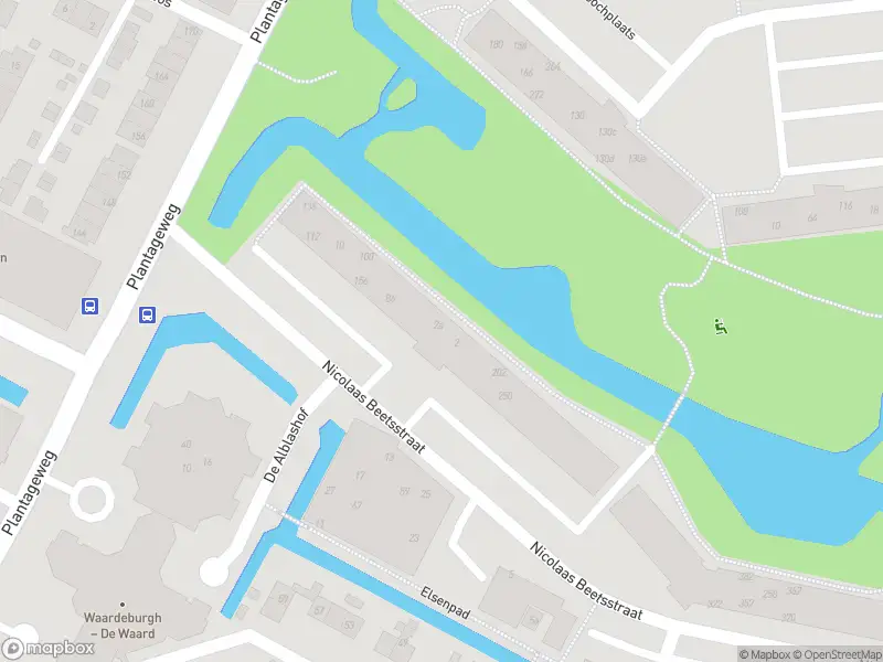 Ambulance met grote spoed naar de Nicolaas Beetsstraat in Alblasserdam