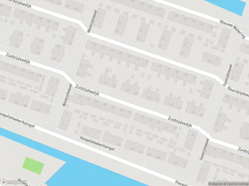 Ambulance met gepaste spoed naar de Zuidzijdsedijk in Hoogvliet Rotterdam