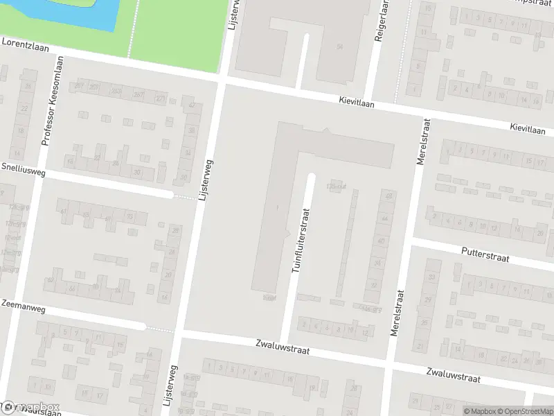 Ambulance met grote spoed naar de Tuinfluiterstraat in Sliedrecht