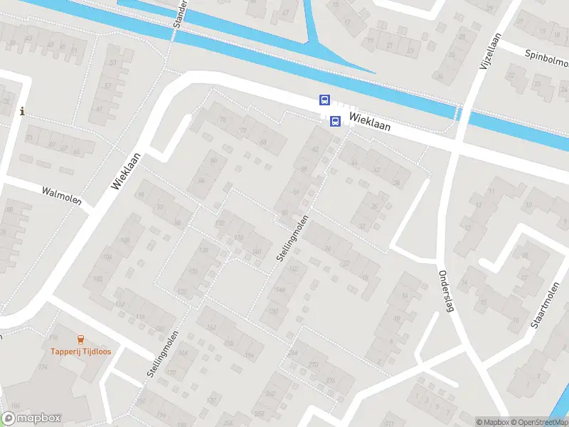 Ambulance met gepaste spoed naar de Stellingmolen in Papendrecht