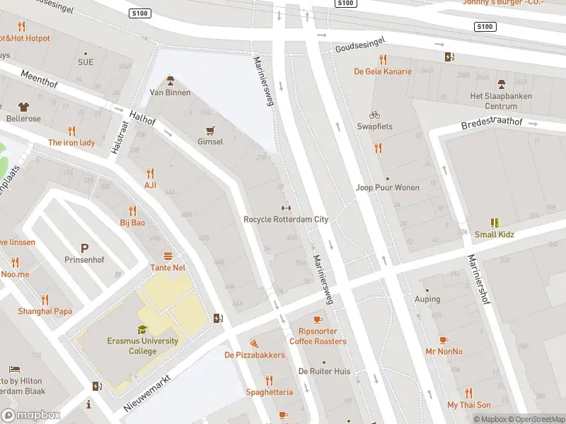 Ambulance met grote spoed naar de Mariniersweg in Rotterdam