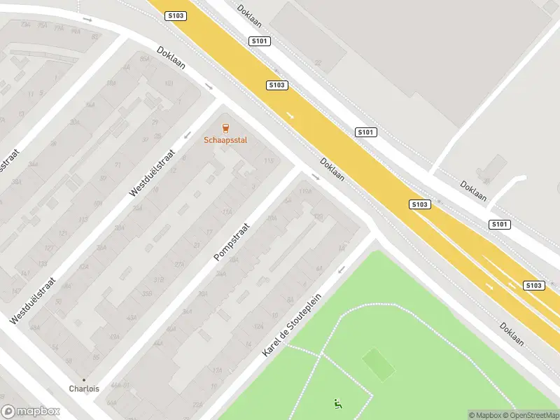 Ambulance met grote spoed naar de Pompstraat in Rotterdam