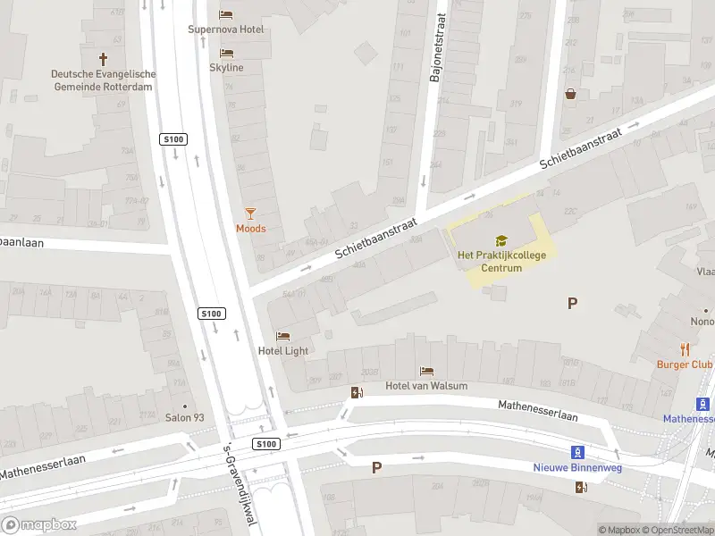 Ambulance met grote spoed naar de Schietbaanstraat in Rotterdam