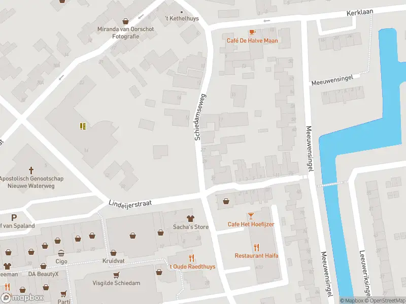 Ambulance met gepaste spoed naar de Schiedamseweg in Schiedam