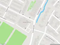 Brandweer en politie met grote spoed naar de Pastoor van Hooijdonklaan in Lage Zwaluwe vanwege waarnemen gaslucht