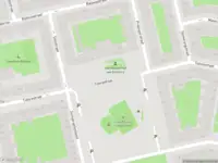 Ambulance met grote spoed naar de Sumatraplantsoen in Amsterdam