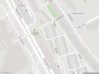 Ambulance met grote spoed naar de Haardstee in Amsterdam