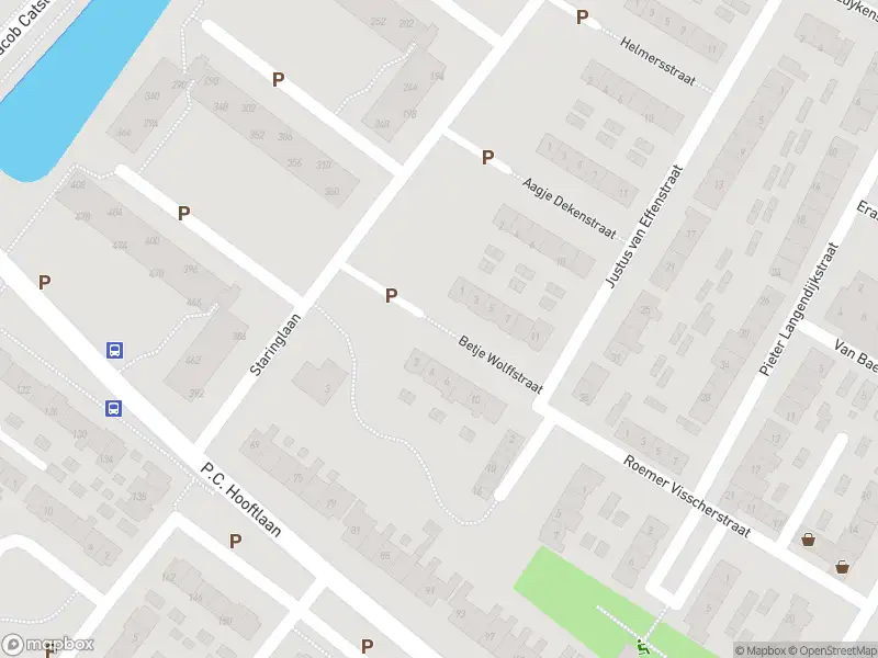 Ambulance met gepaste spoed naar de Betje Wolffstraat in Papendrecht