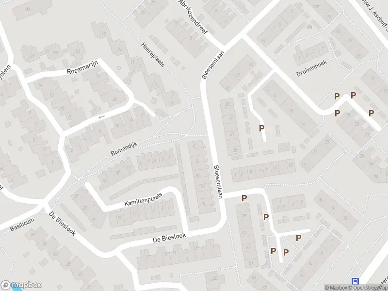 Ambulance met grote spoed naar de Bloesemlaan in Rozenburg