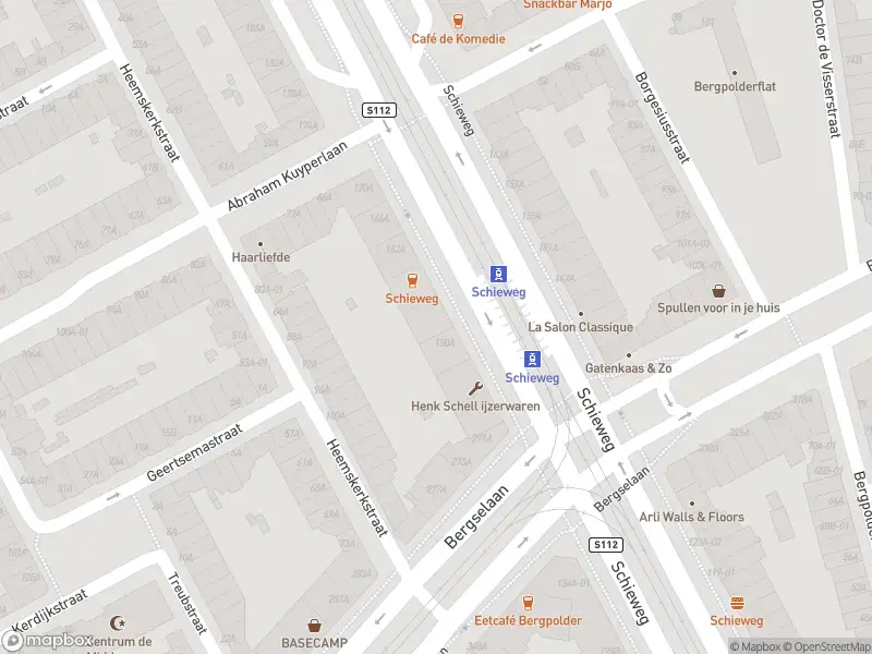 Ambulance met gepaste spoed naar de Schieweg in Rotterdam