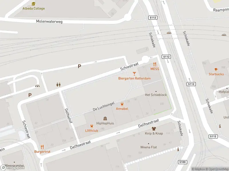 Ambulance met gepaste spoed naar de Schiestraat in Rotterdam