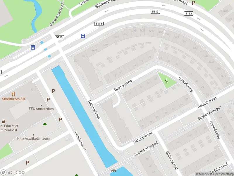 Ambulance met grote spoed naar de Gaandeweg in Amsterdam