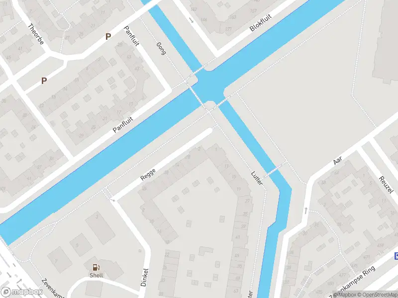 Ambulance met grote spoed naar de Regge in Rotterdam