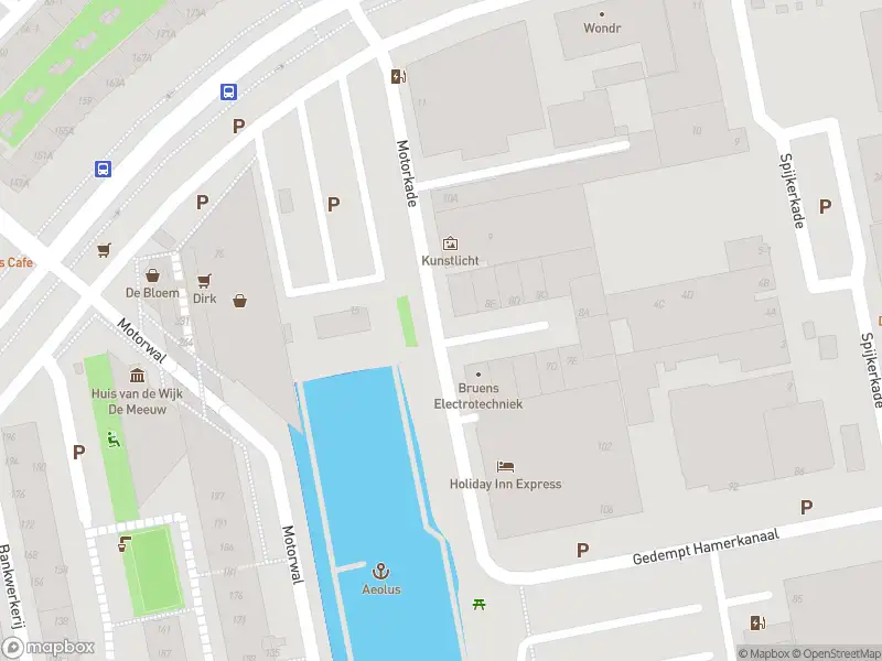 Ambulance met gepaste spoed naar de Motorkade in Amsterdam