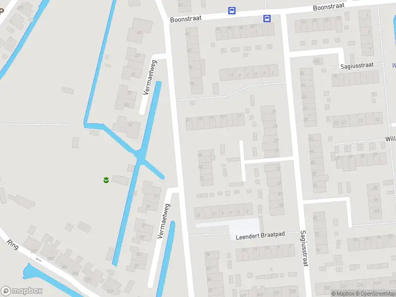 Ambulance met grote spoed naar de Vermaetweg in Pernis Rotterdam