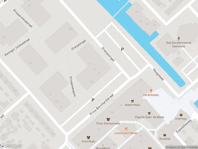 Ambulance met grote spoed naar de Oranjesingel in Krimpen aan den IJssel